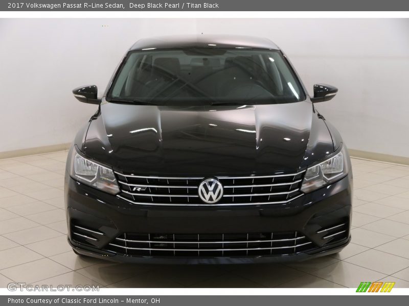 Deep Black Pearl / Titan Black 2017 Volkswagen Passat R-Line Sedan