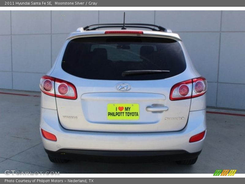 Moonstone Silver / Gray 2011 Hyundai Santa Fe SE