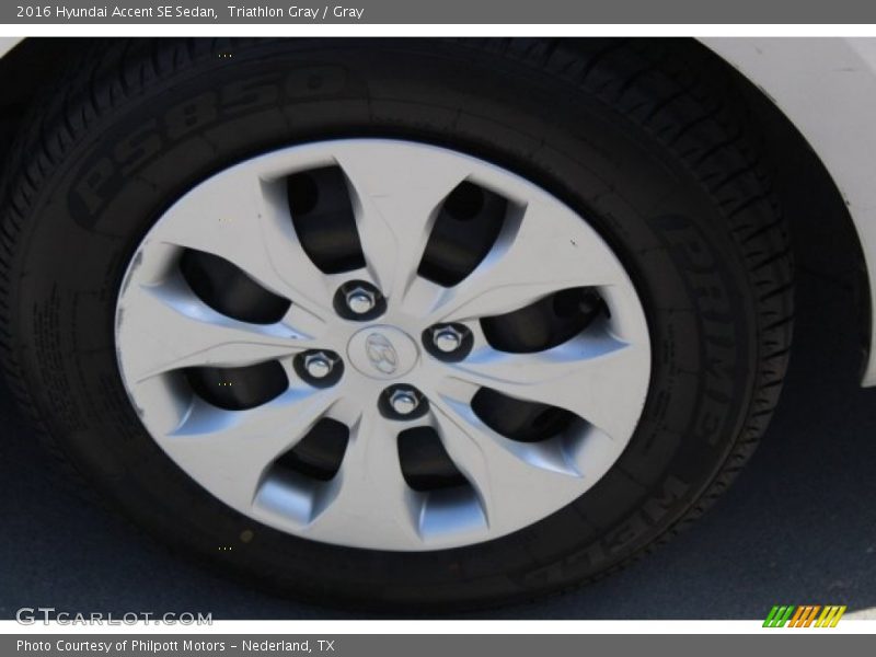 Triathlon Gray / Gray 2016 Hyundai Accent SE Sedan