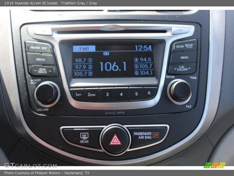 Triathlon Gray / Gray 2016 Hyundai Accent SE Sedan