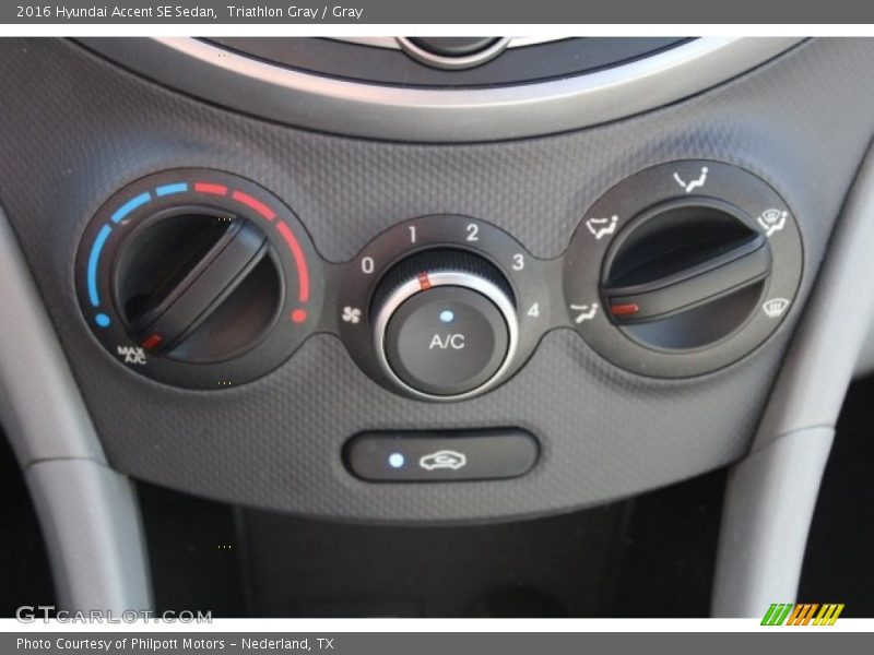 Triathlon Gray / Gray 2016 Hyundai Accent SE Sedan