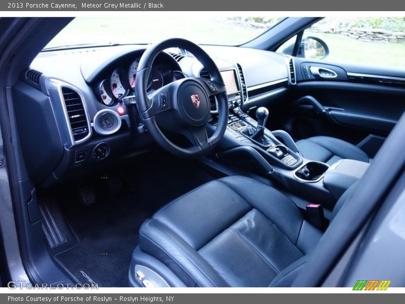 Meteor Grey Metallic / Black 2013 Porsche Cayenne