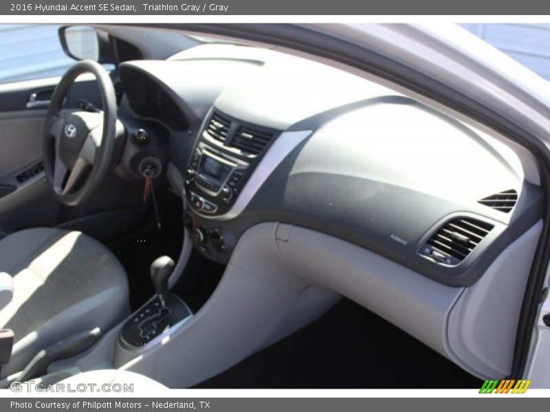 Triathlon Gray / Gray 2016 Hyundai Accent SE Sedan