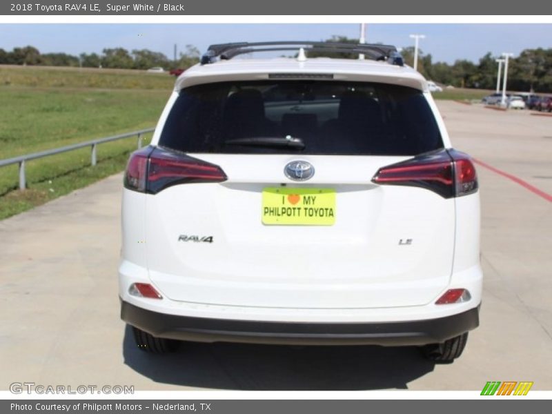 Super White / Black 2018 Toyota RAV4 LE