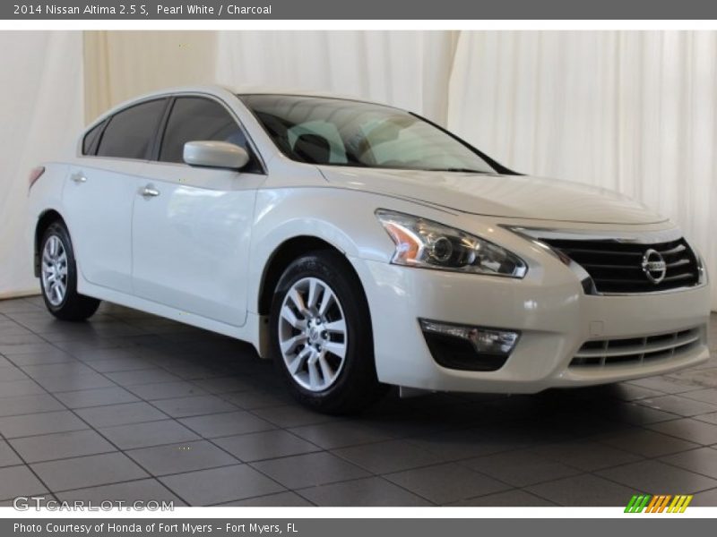 Pearl White / Charcoal 2014 Nissan Altima 2.5 S