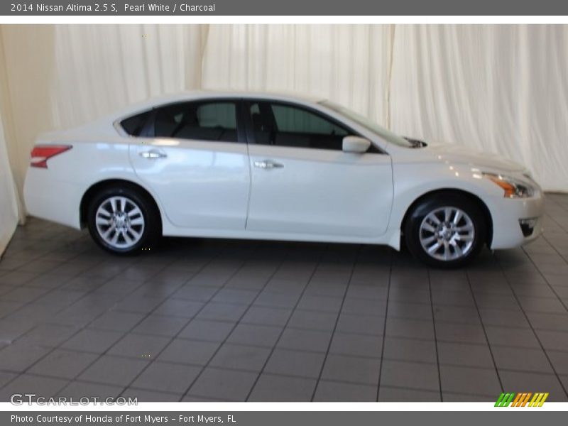 Pearl White / Charcoal 2014 Nissan Altima 2.5 S