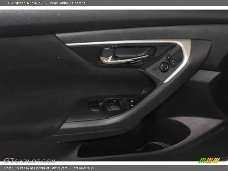 Pearl White / Charcoal 2014 Nissan Altima 2.5 S