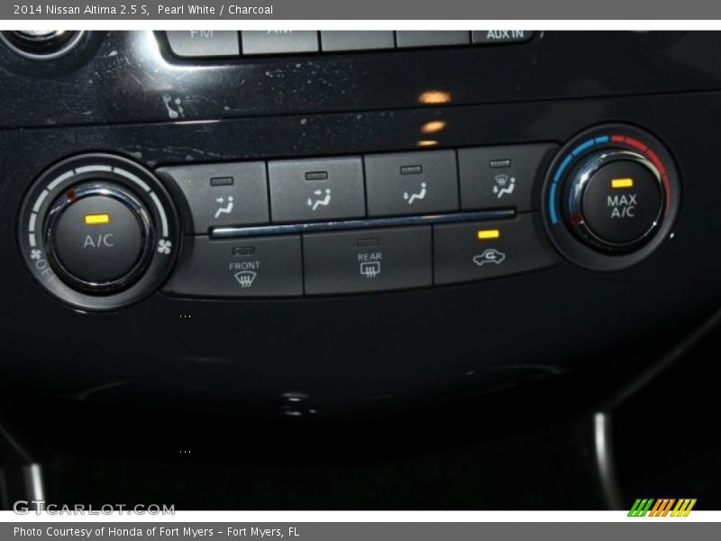 Pearl White / Charcoal 2014 Nissan Altima 2.5 S