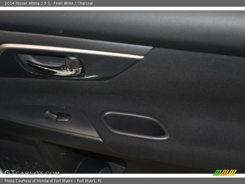 Pearl White / Charcoal 2014 Nissan Altima 2.5 S