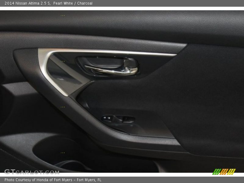 Pearl White / Charcoal 2014 Nissan Altima 2.5 S