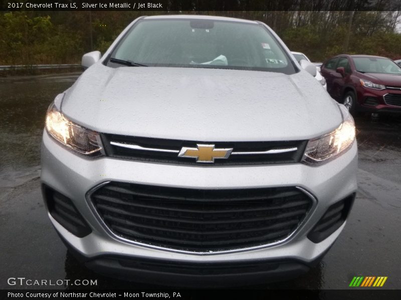 Silver Ice Metallic / Jet Black 2017 Chevrolet Trax LS