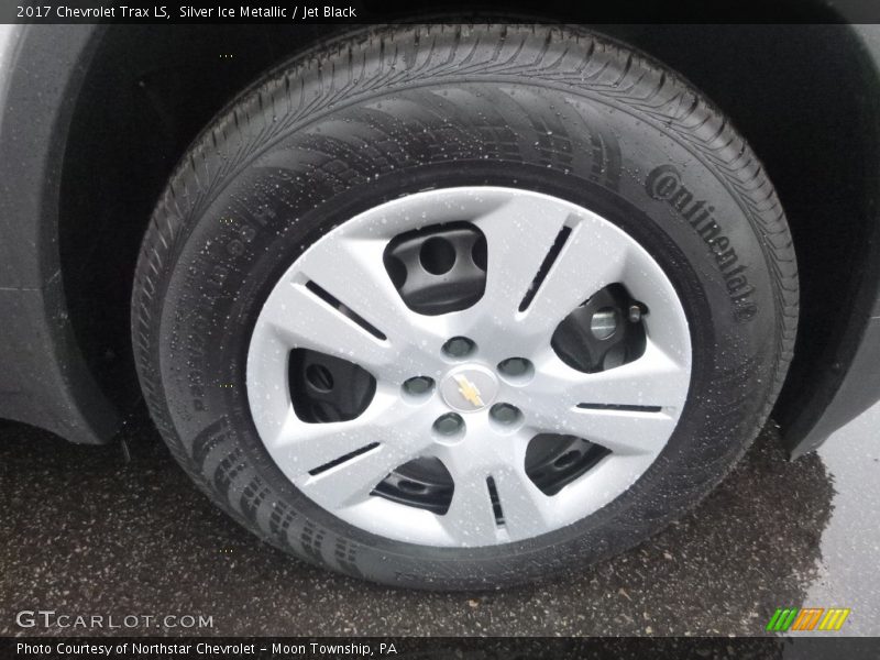 Silver Ice Metallic / Jet Black 2017 Chevrolet Trax LS