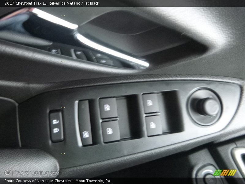 Silver Ice Metallic / Jet Black 2017 Chevrolet Trax LS