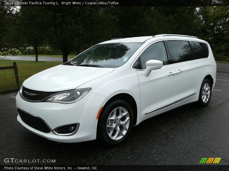 Bright White / Cognac/Alloy/Toffee 2018 Chrysler Pacifica Touring L