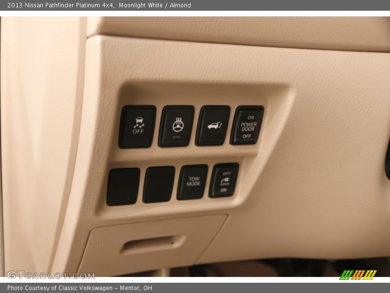 Moonlight White / Almond 2013 Nissan Pathfinder Platinum 4x4