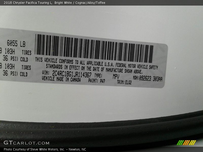 Bright White / Cognac/Alloy/Toffee 2018 Chrysler Pacifica Touring L