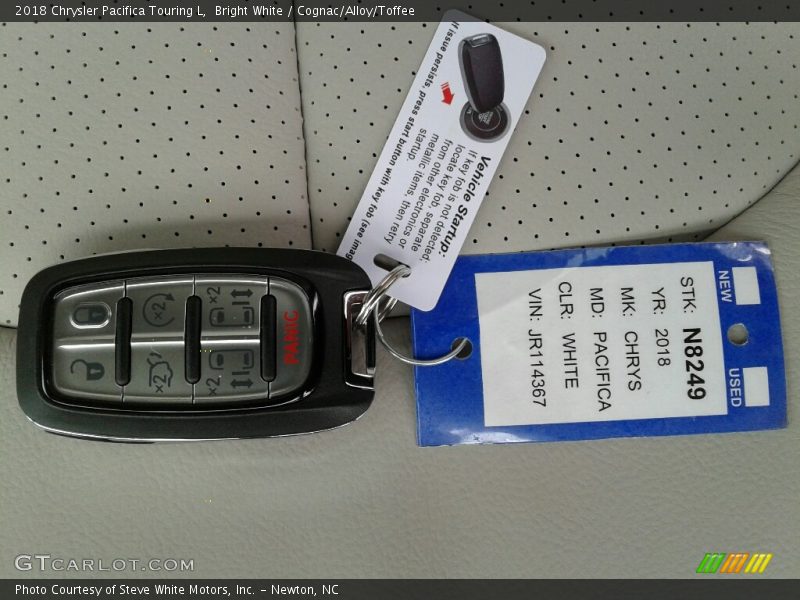 Bright White / Cognac/Alloy/Toffee 2018 Chrysler Pacifica Touring L
