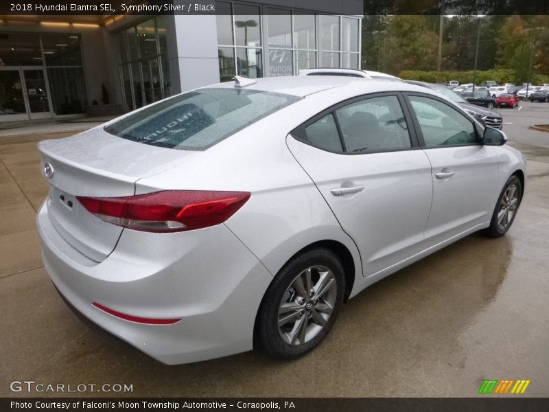 Symphony Silver / Black 2018 Hyundai Elantra SEL