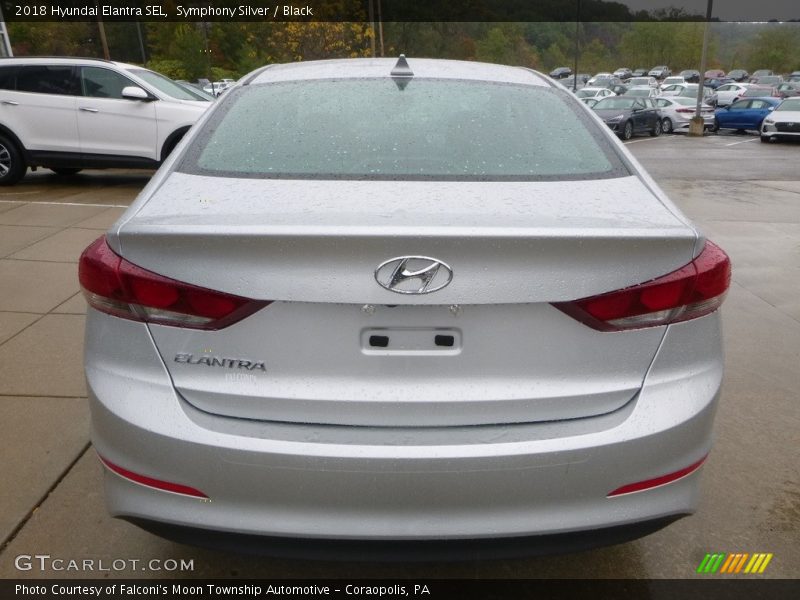 Symphony Silver / Black 2018 Hyundai Elantra SEL