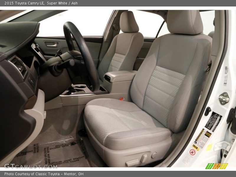 Super White / Ash 2015 Toyota Camry LE