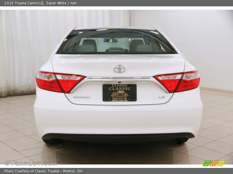 Super White / Ash 2015 Toyota Camry LE