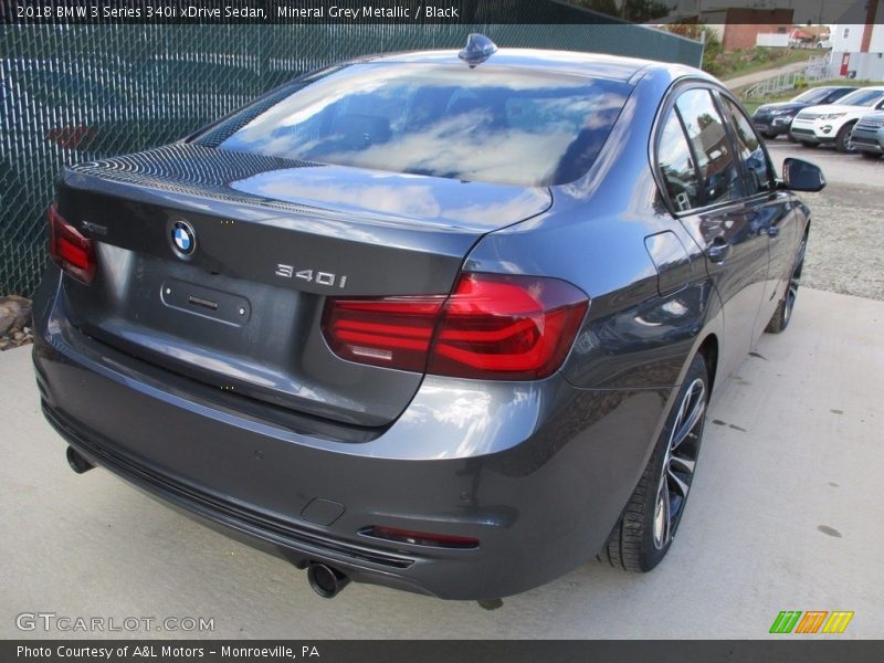 Mineral Grey Metallic / Black 2018 BMW 3 Series 340i xDrive Sedan