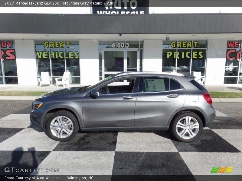 Mountain Grey Metallic / Ash 2017 Mercedes-Benz GLA 250