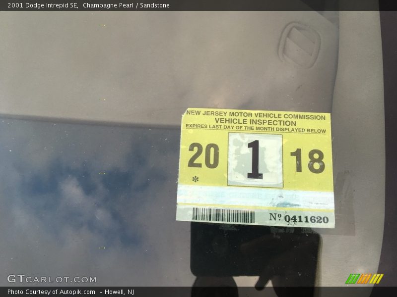 Champagne Pearl / Sandstone 2001 Dodge Intrepid SE