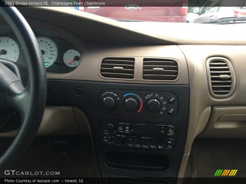 Champagne Pearl / Sandstone 2001 Dodge Intrepid SE