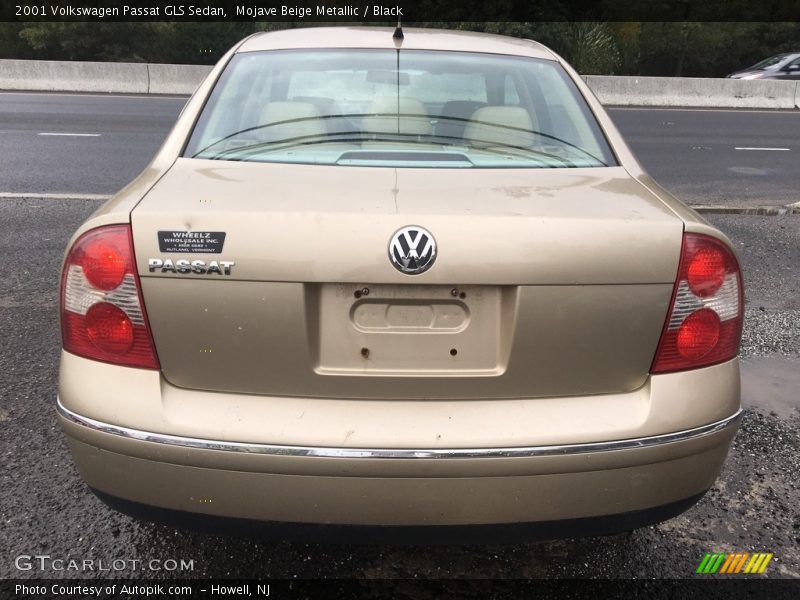 Mojave Beige Metallic / Black 2001 Volkswagen Passat GLS Sedan