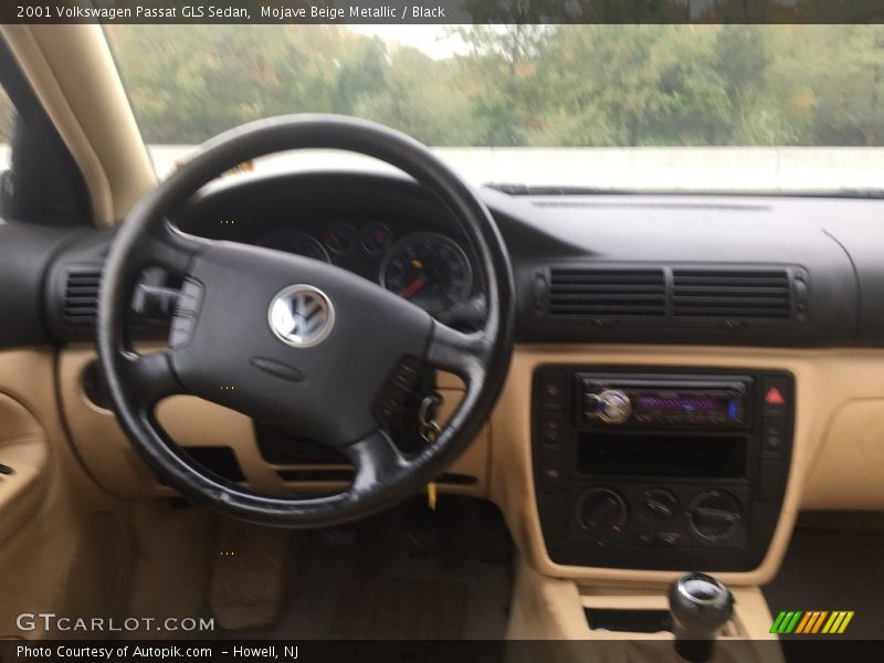 Mojave Beige Metallic / Black 2001 Volkswagen Passat GLS Sedan