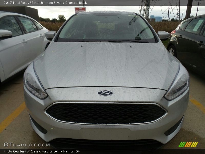 Ingot Silver / Charcoal Black 2017 Ford Focus SE Hatch