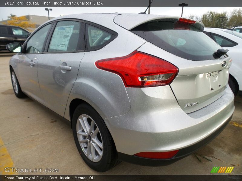 Ingot Silver / Charcoal Black 2017 Ford Focus SE Hatch