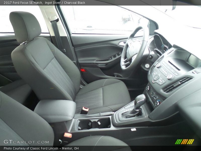 Ingot Silver / Charcoal Black 2017 Ford Focus SE Hatch