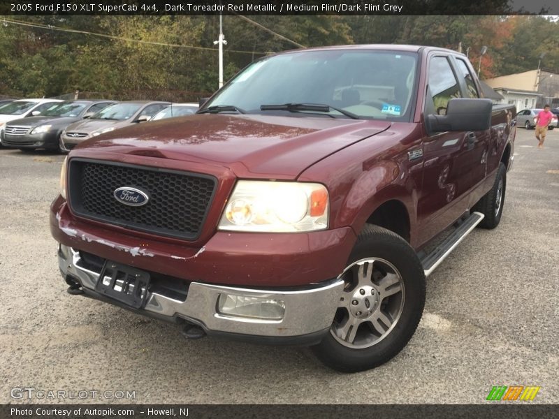 Dark Toreador Red Metallic / Medium Flint/Dark Flint Grey 2005 Ford F150 XLT SuperCab 4x4