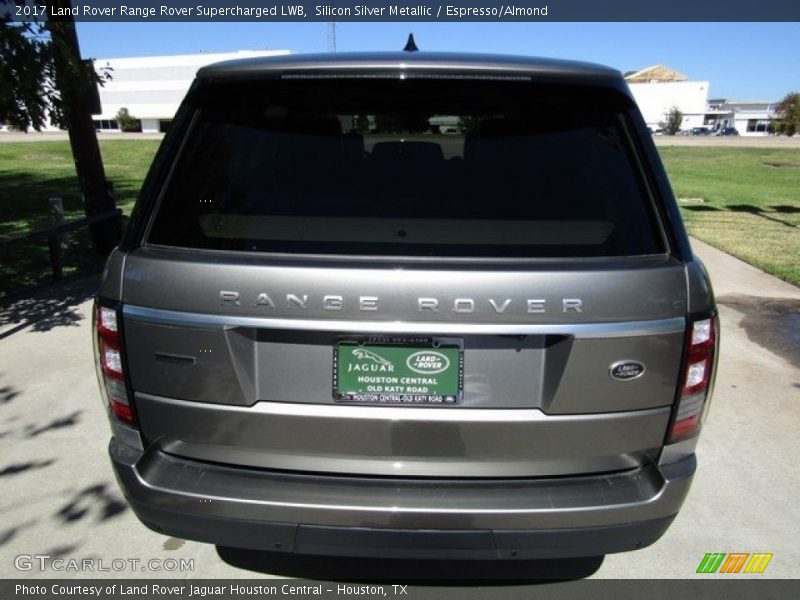 Silicon Silver Metallic / Espresso/Almond 2017 Land Rover Range Rover Supercharged LWB