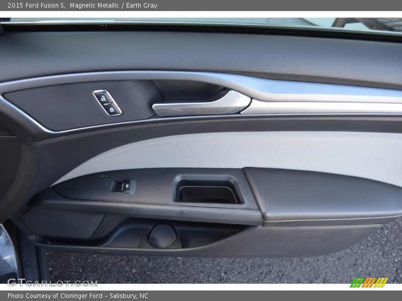 Magnetic Metallic / Earth Gray 2015 Ford Fusion S