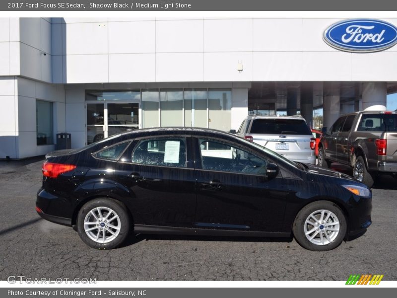 Shadow Black / Medium Light Stone 2017 Ford Focus SE Sedan