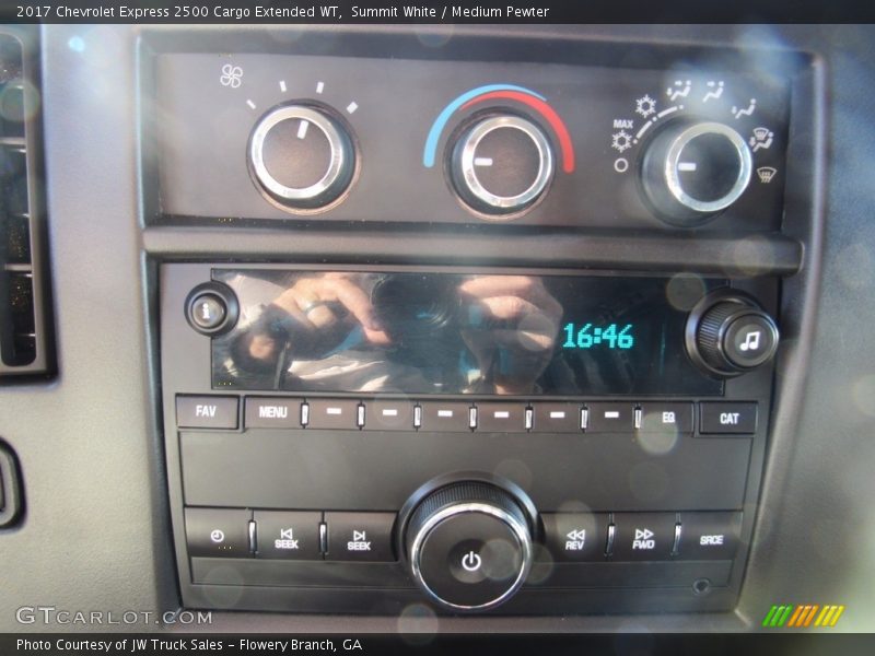 Summit White / Medium Pewter 2017 Chevrolet Express 2500 Cargo Extended WT