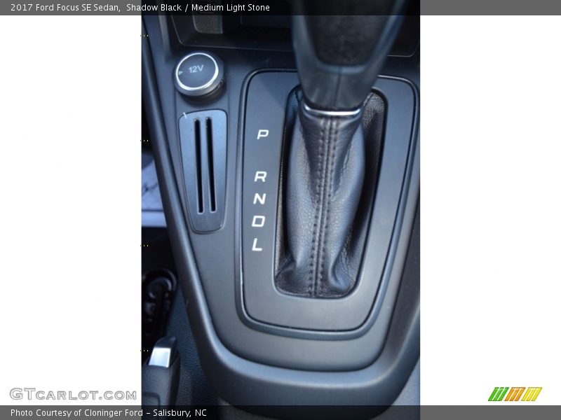 Shadow Black / Medium Light Stone 2017 Ford Focus SE Sedan