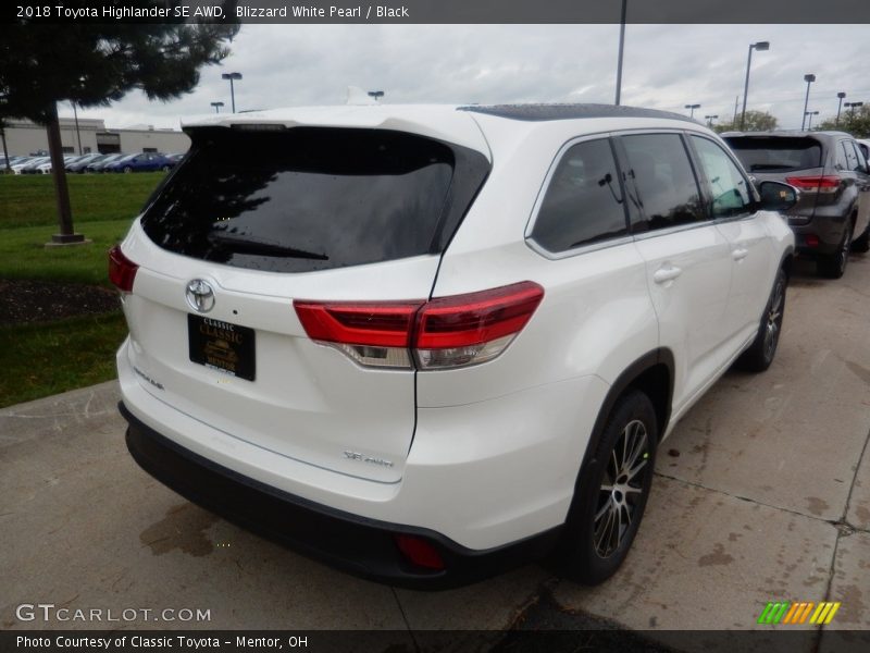 Blizzard White Pearl / Black 2018 Toyota Highlander SE AWD