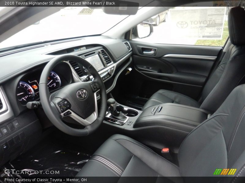 Blizzard White Pearl / Black 2018 Toyota Highlander SE AWD