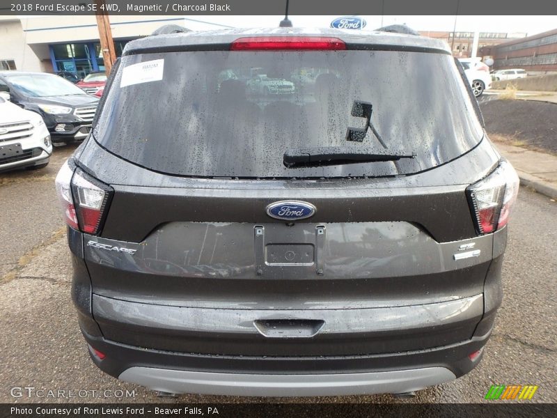 Magnetic / Charcoal Black 2018 Ford Escape SE 4WD