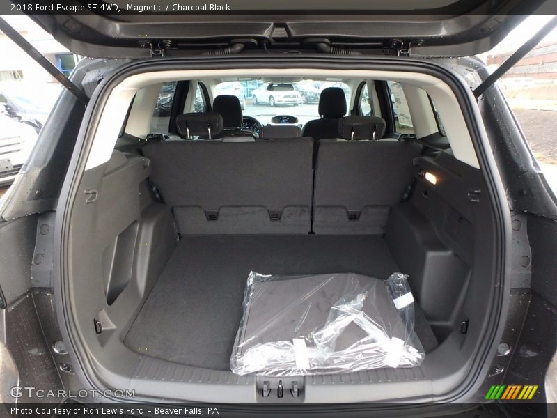 Magnetic / Charcoal Black 2018 Ford Escape SE 4WD