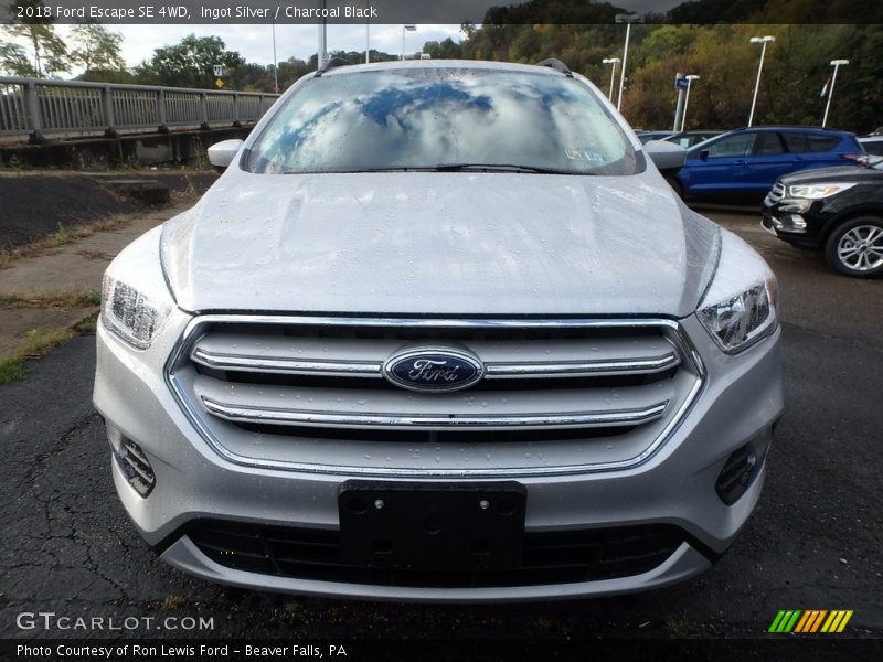 Ingot Silver / Charcoal Black 2018 Ford Escape SE 4WD