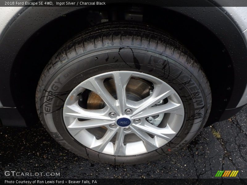 Ingot Silver / Charcoal Black 2018 Ford Escape SE 4WD
