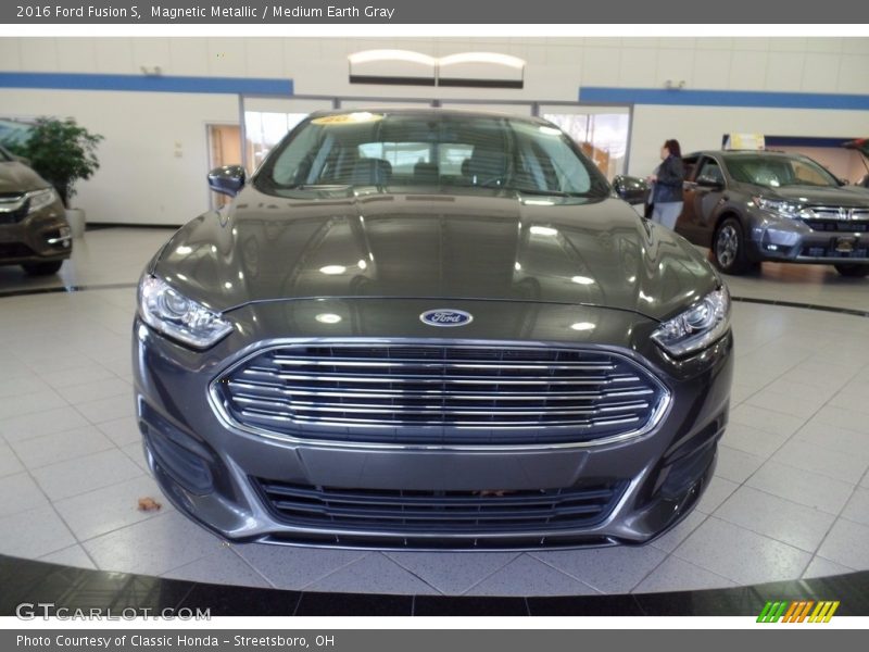 Magnetic Metallic / Medium Earth Gray 2016 Ford Fusion S