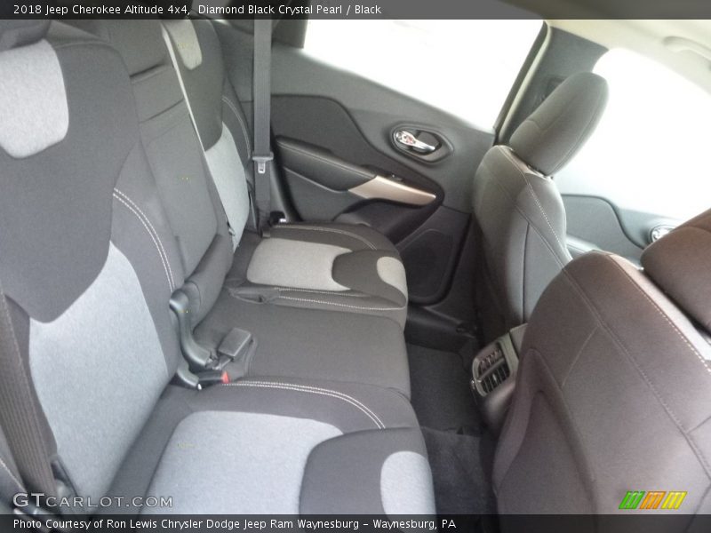 Diamond Black Crystal Pearl / Black 2018 Jeep Cherokee Altitude 4x4