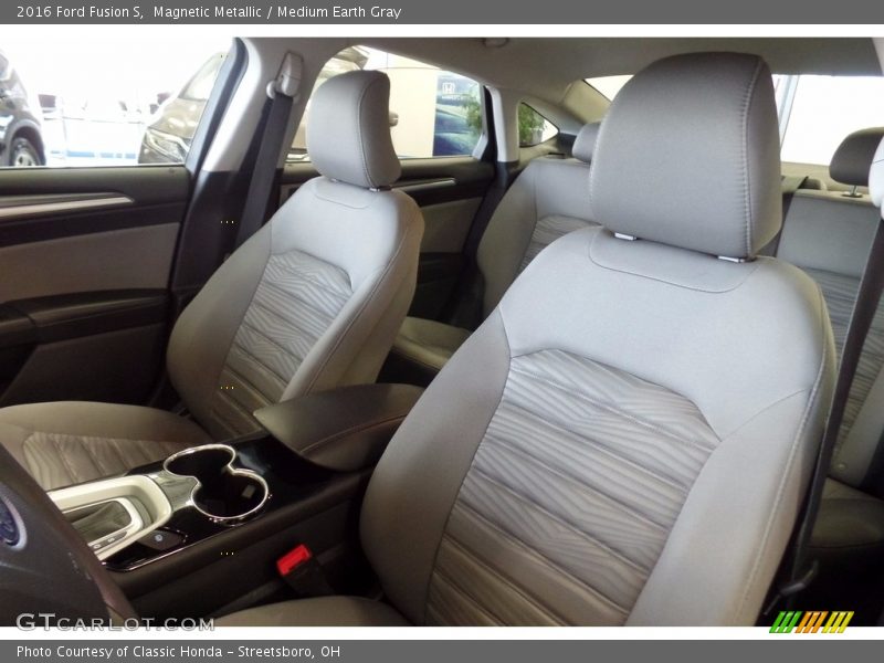 Magnetic Metallic / Medium Earth Gray 2016 Ford Fusion S
