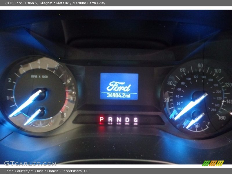Magnetic Metallic / Medium Earth Gray 2016 Ford Fusion S